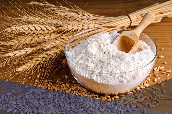 القطاع الخاص المصري يسيطر على واردات القمح بعد رفع الدعم عن الخبز