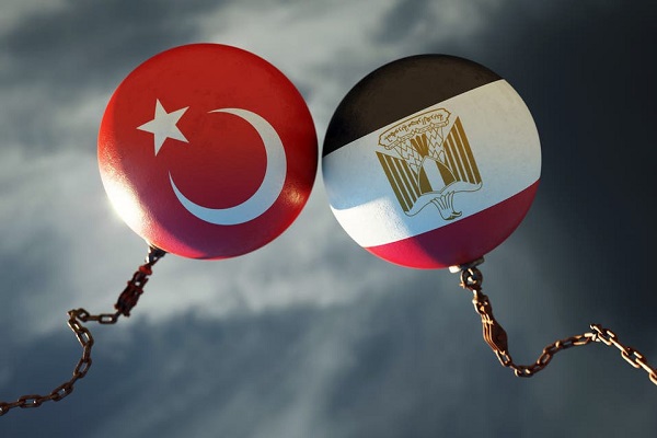 مصر وتركيا تتعجلان إتمام المصالحة ..وأوغلو يؤكد على سلمية 